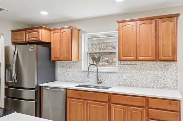 2132 Reverchon Drive, Arlington, TX 76017