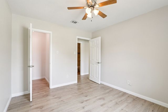 2132 Reverchon Drive, Arlington, TX 76017