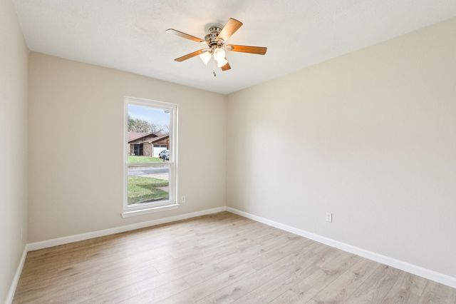 2132 Reverchon Drive, Arlington, TX 76017