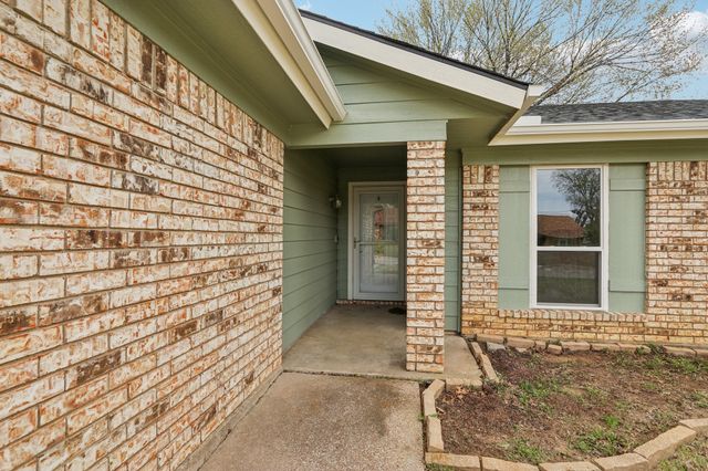 2132 Reverchon Drive, Arlington, TX 76017