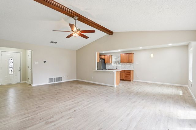 2132 Reverchon Drive, Arlington, TX 76017