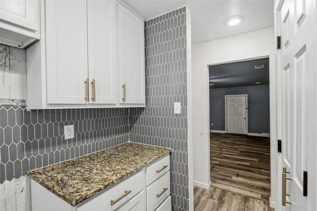 2431 Eastern Oaks Drive, Dallas, TX 75227