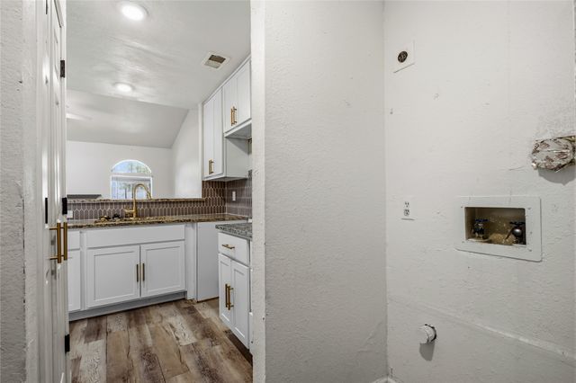 2431 Eastern Oaks Drive, Dallas, TX 75227