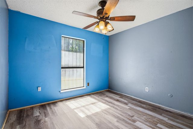 2431 Eastern Oaks Drive, Dallas, TX 75227