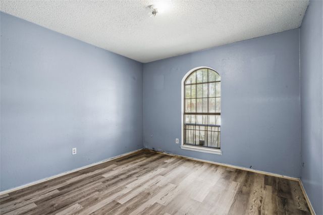 2431 Eastern Oaks Drive, Dallas, TX 75227