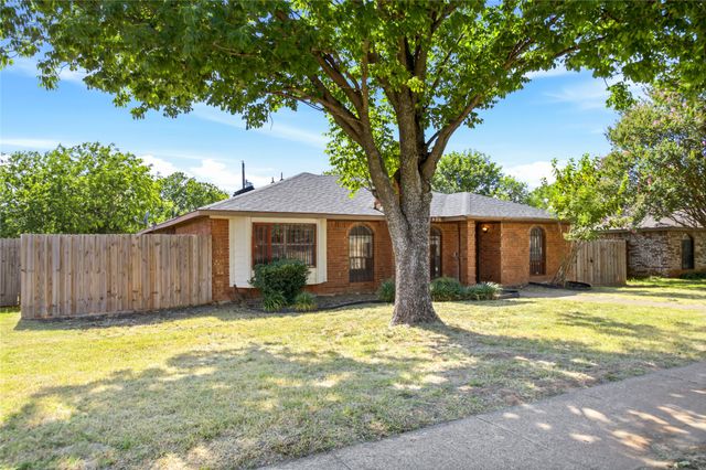 2431 Eastern Oaks Drive, Dallas, TX 75227