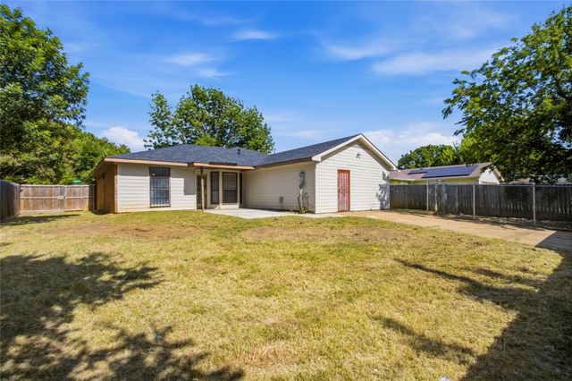 2431 Eastern Oaks Drive, Dallas, TX 75227