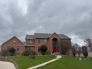 8306 E CROCKETT Road, Roscoe, IL 61073