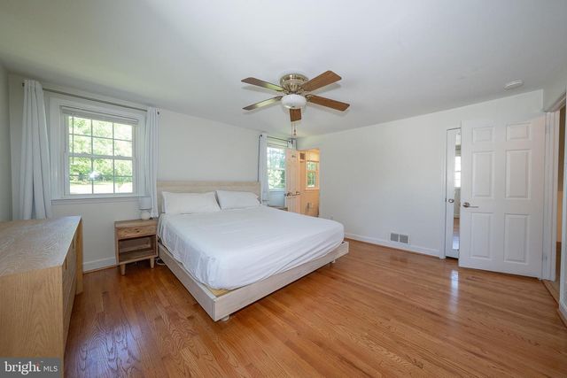 37 MEADOWS LN, Haverford, PA 19041