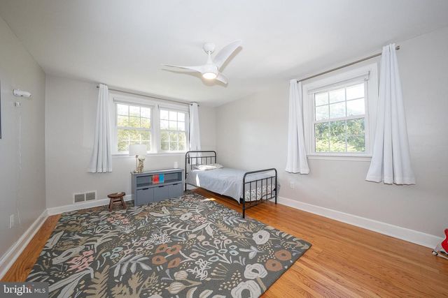 37 MEADOWS LN, Haverford, PA 19041