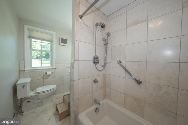 37 MEADOWS LN, Haverford, PA 19041