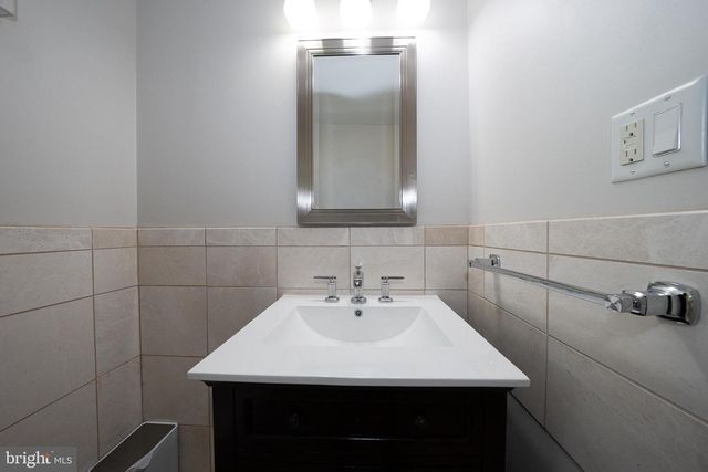 37 MEADOWS LN, Haverford, PA 19041