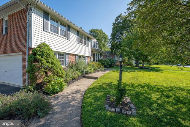 37 MEADOWS LN, Haverford, PA 19041