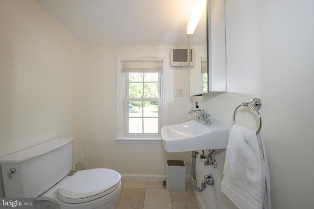37 MEADOWS LN, Haverford, PA 19041