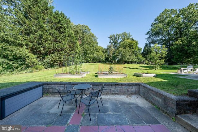 37 MEADOWS LN, Haverford, PA 19041