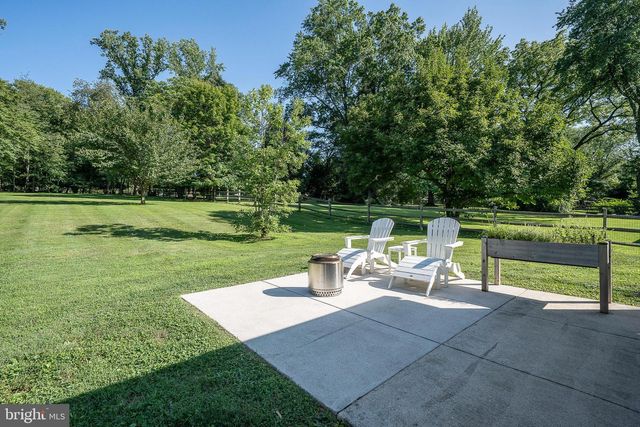 37 MEADOWS LN, Haverford, PA 19041