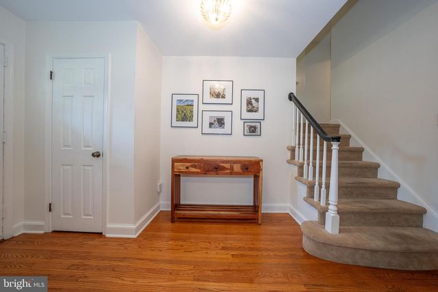 37 MEADOWS LN, Haverford, PA 19041