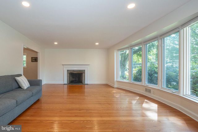 37 MEADOWS LN, Haverford, PA 19041