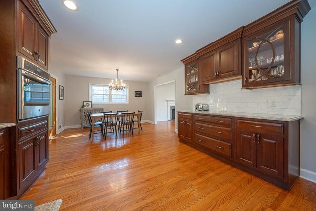 37 MEADOWS LN, Haverford, PA 19041