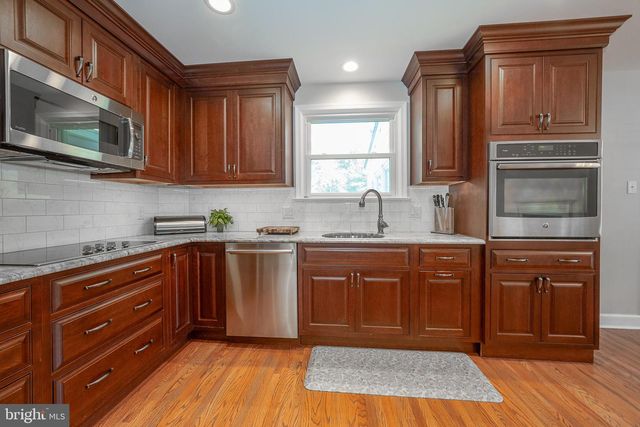 37 MEADOWS LN, Haverford, PA 19041