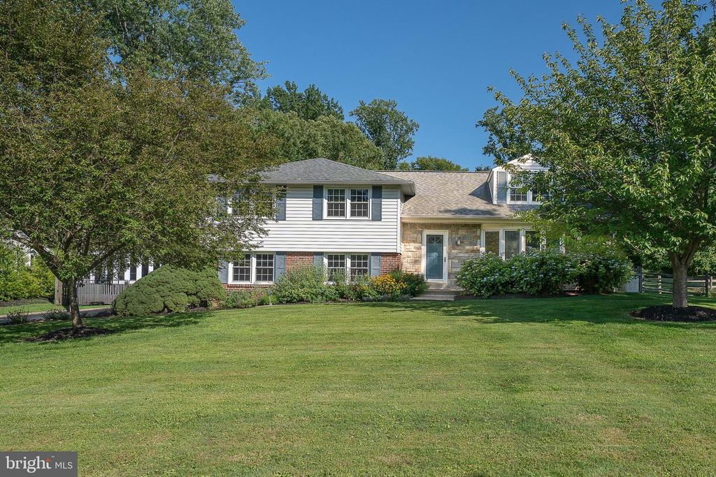 37 MEADOWS LN, Haverford, PA 19041