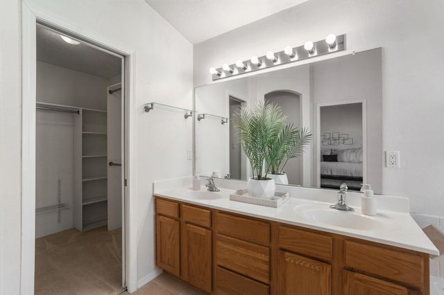 11735 Gallant Fox Road SE, Albuquerque, NM 87123