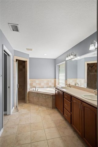 9045 LAKE HATCHINEHA RD, Haines City, FL 33844