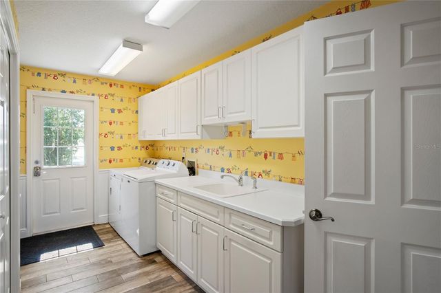 9045 LAKE HATCHINEHA RD, Haines City, FL 33844