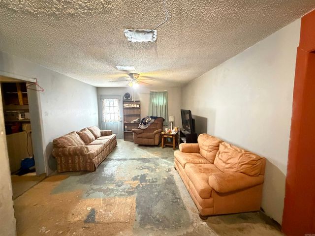 9 Caylor Lane, Little Rock, AR 72209