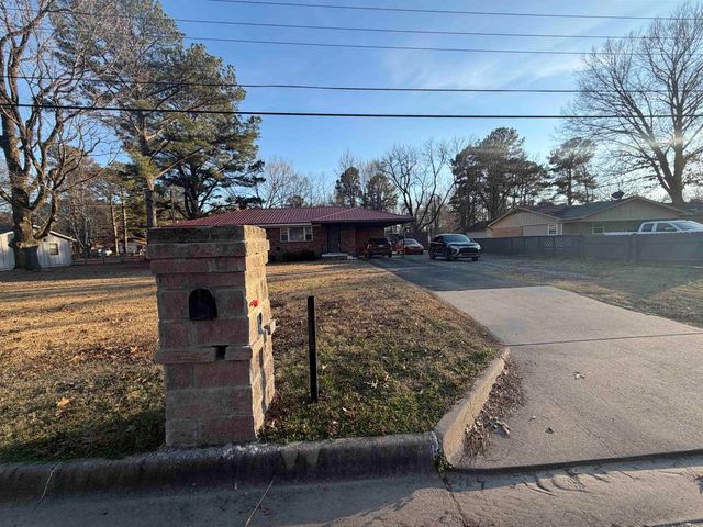 9 Caylor Lane, Little Rock, AR 72209