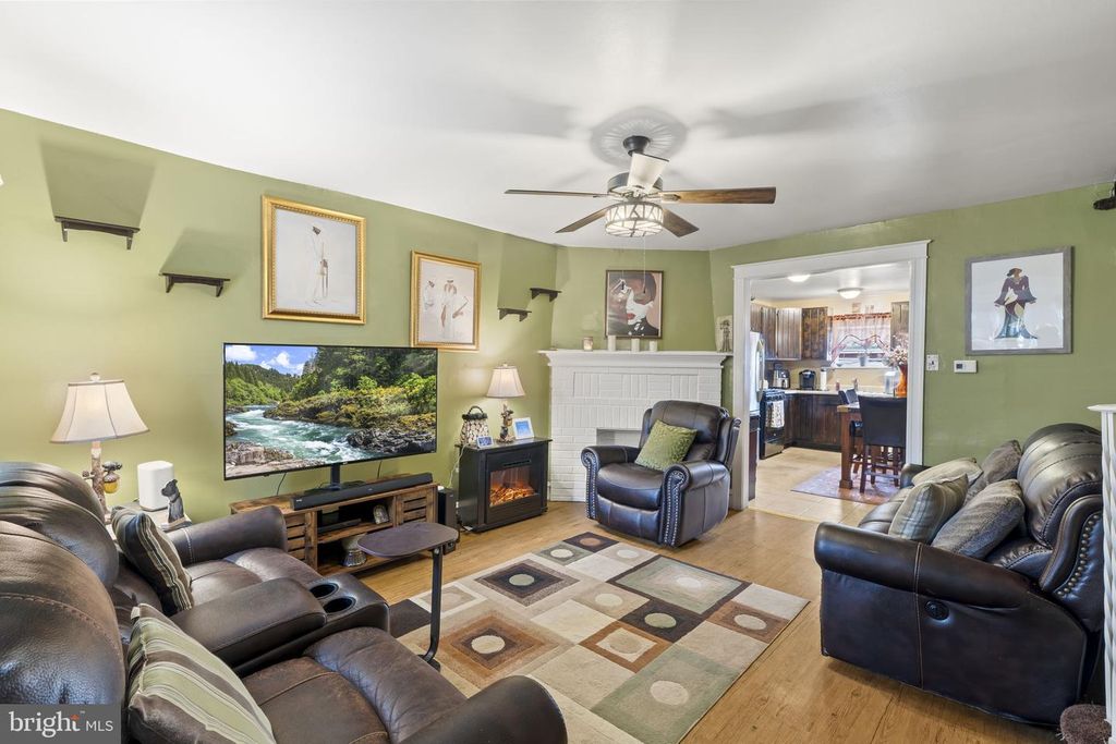 7017 RADBOURNE RD, Upper Darby, PA 19082