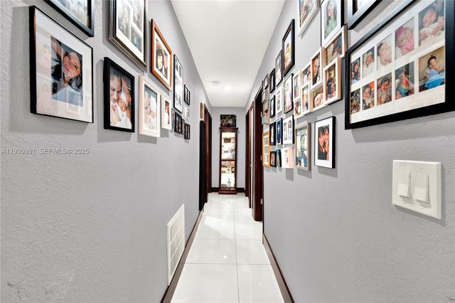 2771 NW 8th St, Pompano Beach, FL 33069