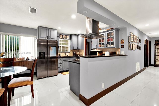 2771 NW 8th St, Pompano Beach, FL 33069