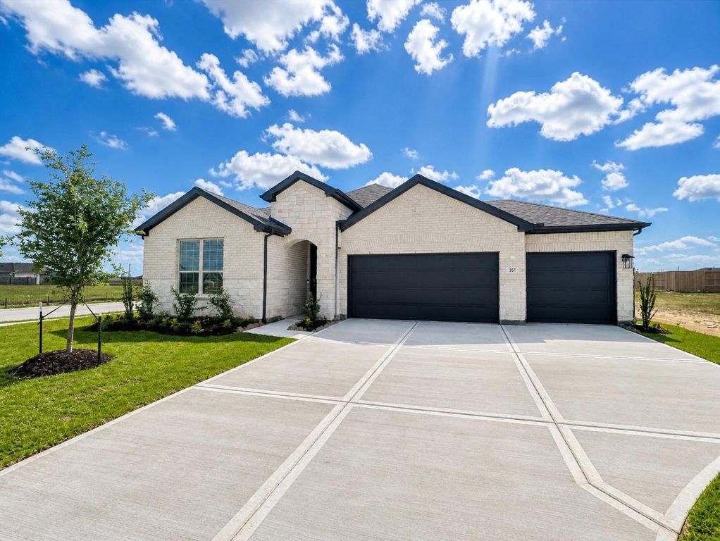 357 Dallas Meadows Drive, Dayton, TX 77535