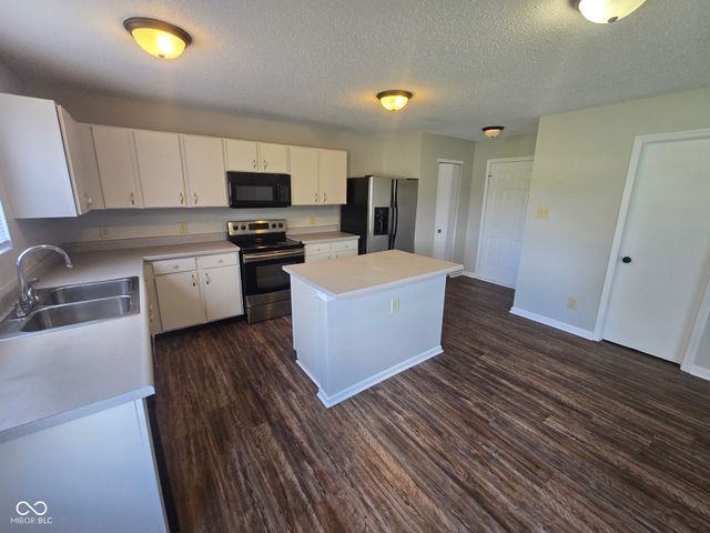 916 Belvedere Drive, Shelbyville, IN 46176