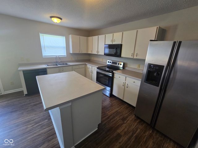 916 Belvedere Drive, Shelbyville, IN 46176