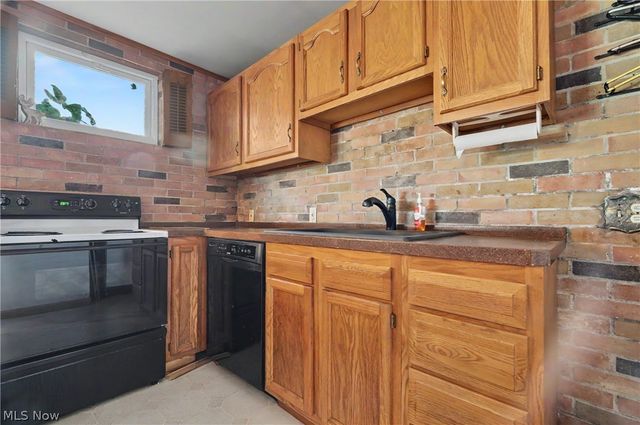 1291 N Revere Road, Akron, OH 44333