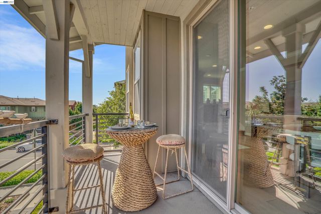 375 Basswood Cmn 9, Livermore, CA 94551