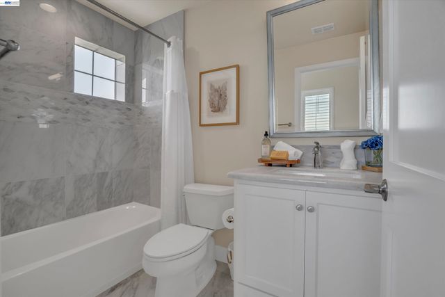 375 Basswood Cmn 9, Livermore, CA 94551