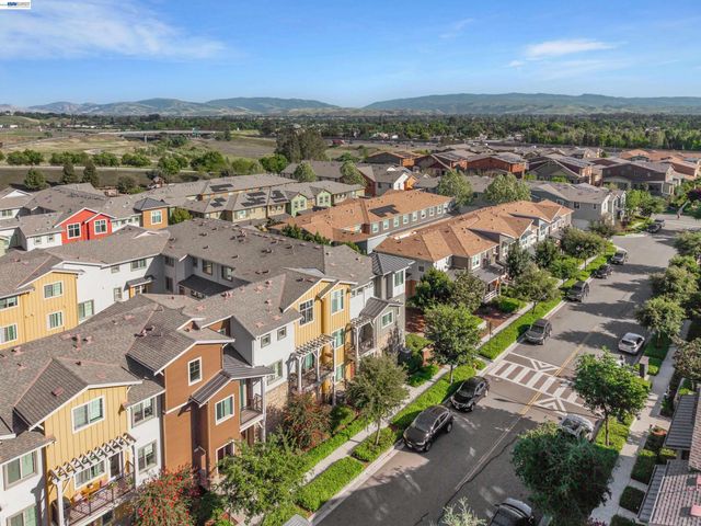375 Basswood Cmn 9, Livermore, CA 94551