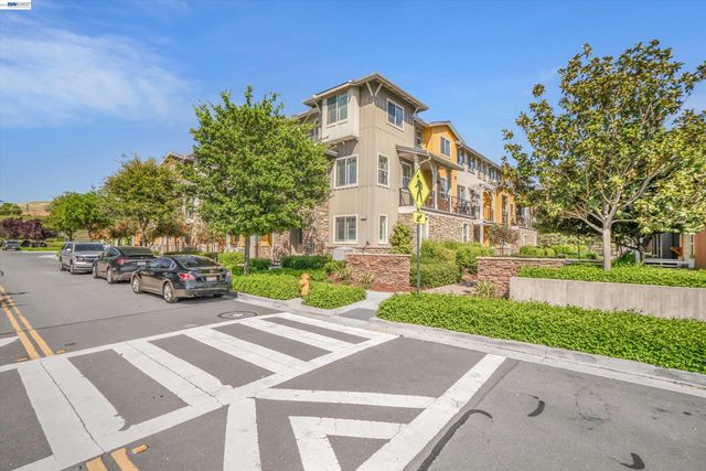 375 Basswood Cmn 9, Livermore, CA 94551