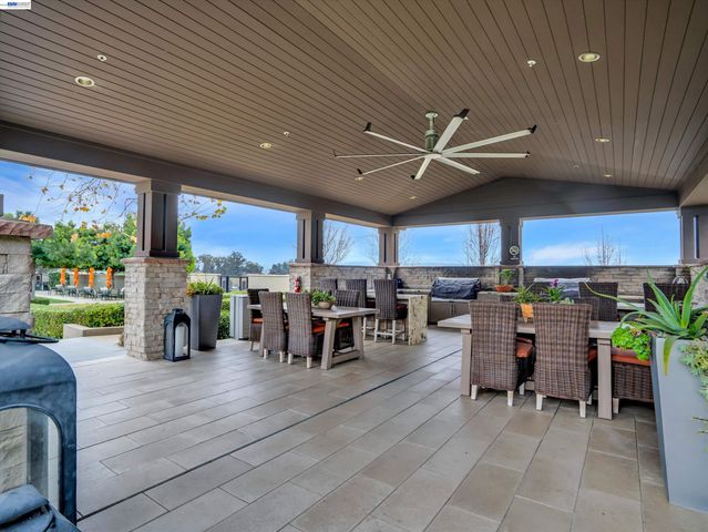 375 Basswood Cmn 9, Livermore, CA 94551