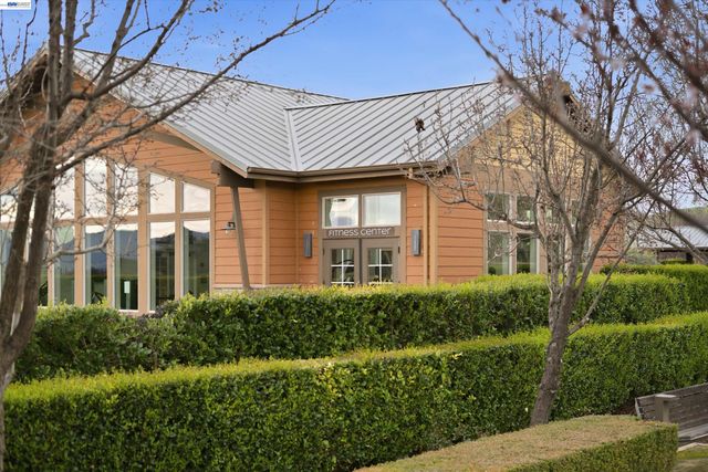 375 Basswood Cmn 9, Livermore, CA 94551