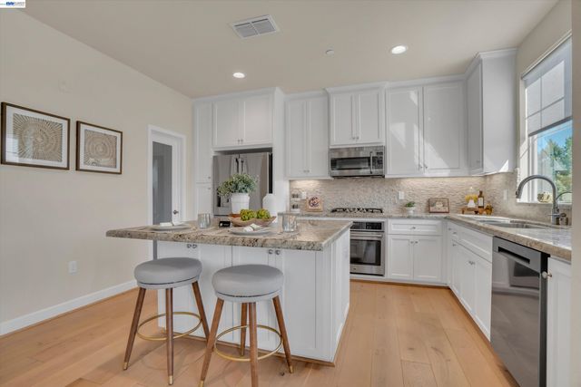 375 Basswood Cmn 9, Livermore, CA 94551