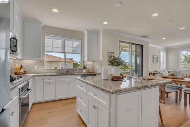 375 Basswood Cmn 9, Livermore, CA 94551