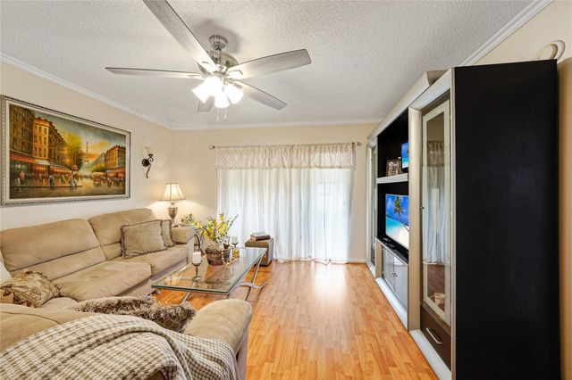 551 NW 76th Ter 208, Margate, FL 33063