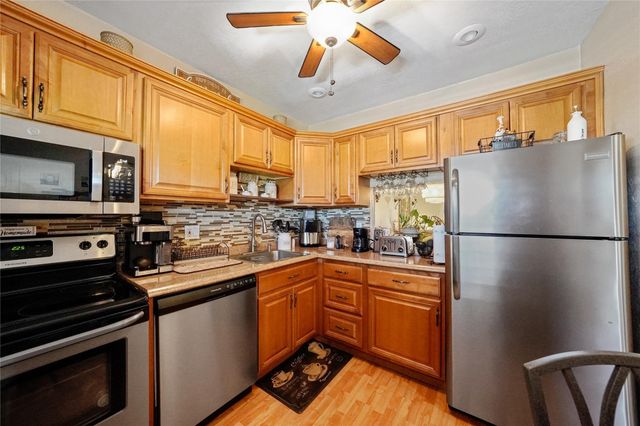 551 NW 76th Ter 208, Margate, FL 33063