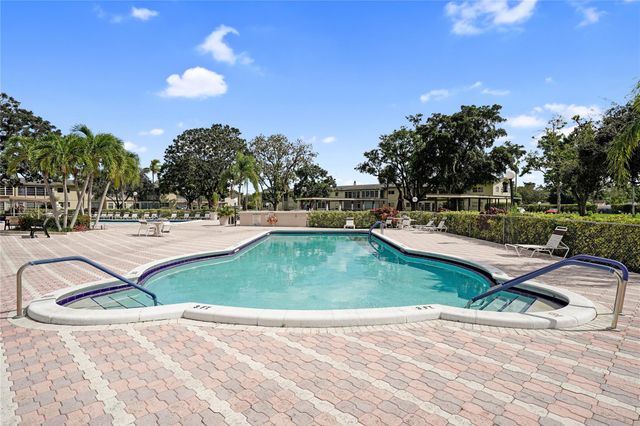551 NW 76th Ter 208, Margate, FL 33063
