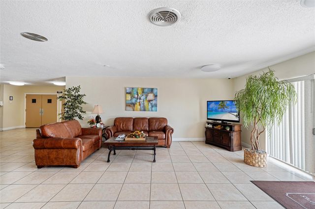 551 NW 76th Ter 208, Margate, FL 33063