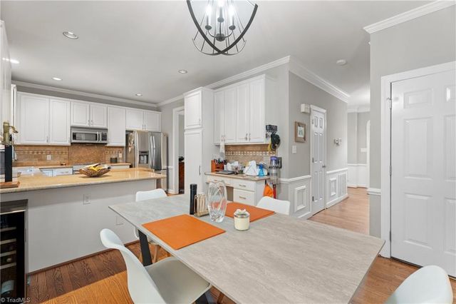 7049 Orchard Path Drive, Clemmons, NC 27012